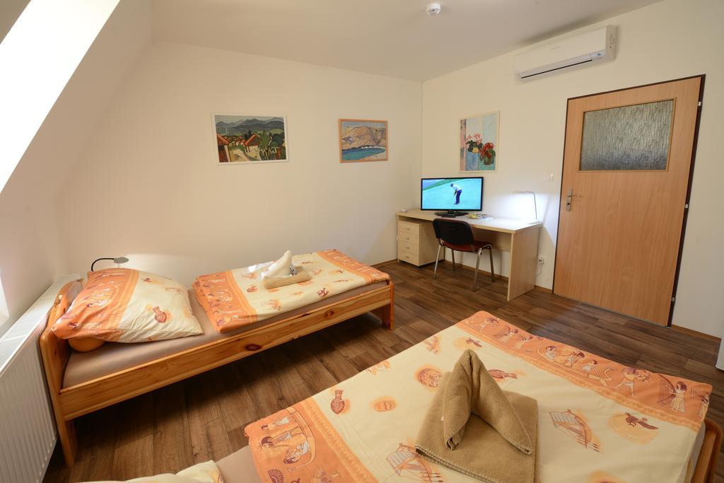 Skolici Stredisko Abena S Ubytovanim Apartman Ostrava Kültér fotó