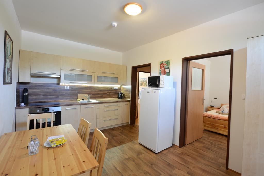 Skolici Stredisko Abena S Ubytovanim Apartman Ostrava Kültér fotó