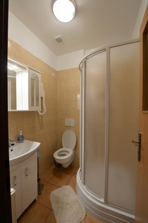Skolici Stredisko Abena S Ubytovanim Apartman Ostrava Kültér fotó